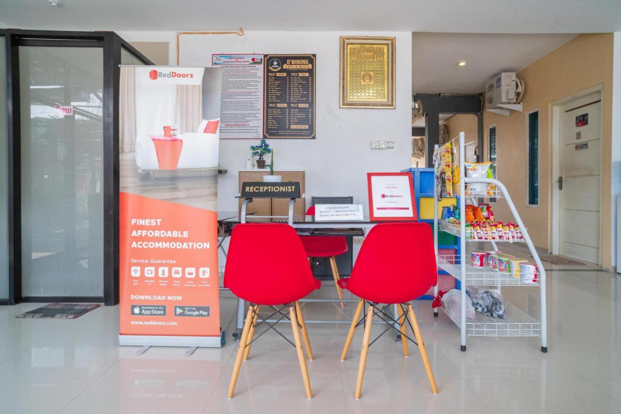 فندق Reddoorz Syariah At Winong Nganjuk المظهر الخارجي الصورة