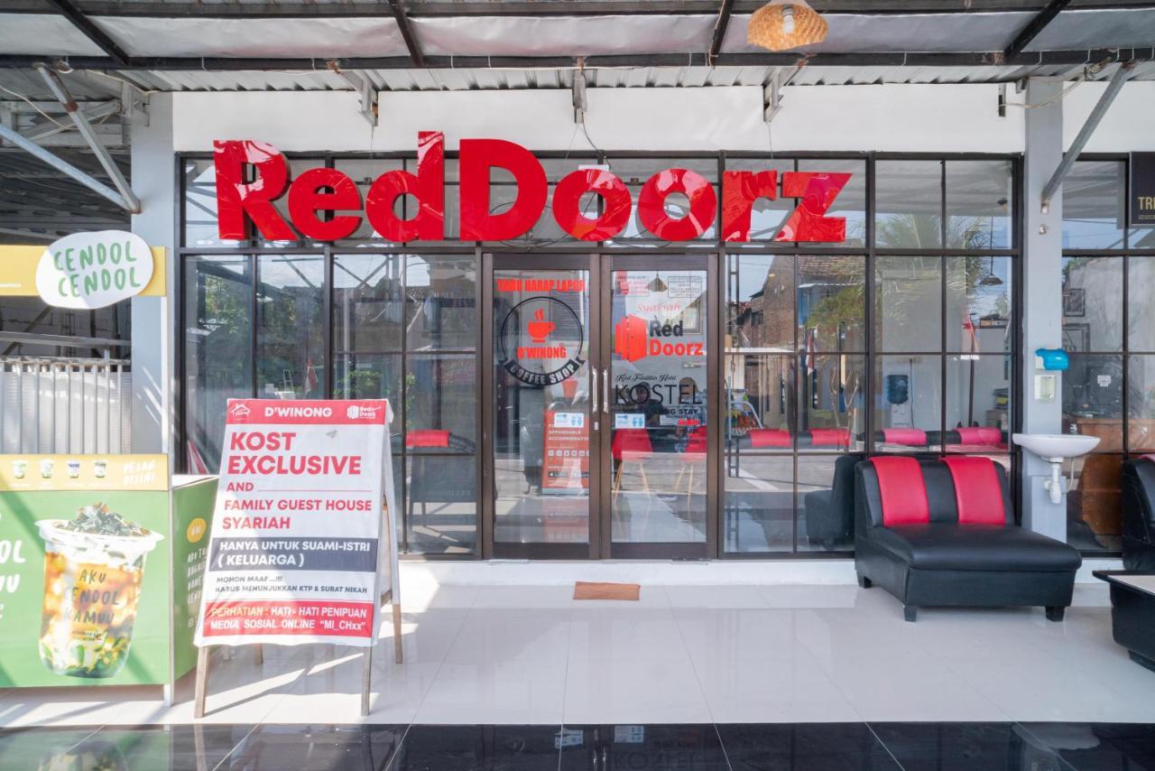 فندق Reddoorz Syariah At Winong Nganjuk المظهر الخارجي الصورة
