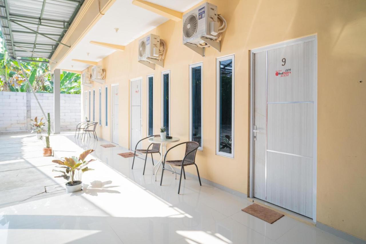 فندق Reddoorz Syariah At Winong Nganjuk المظهر الخارجي الصورة