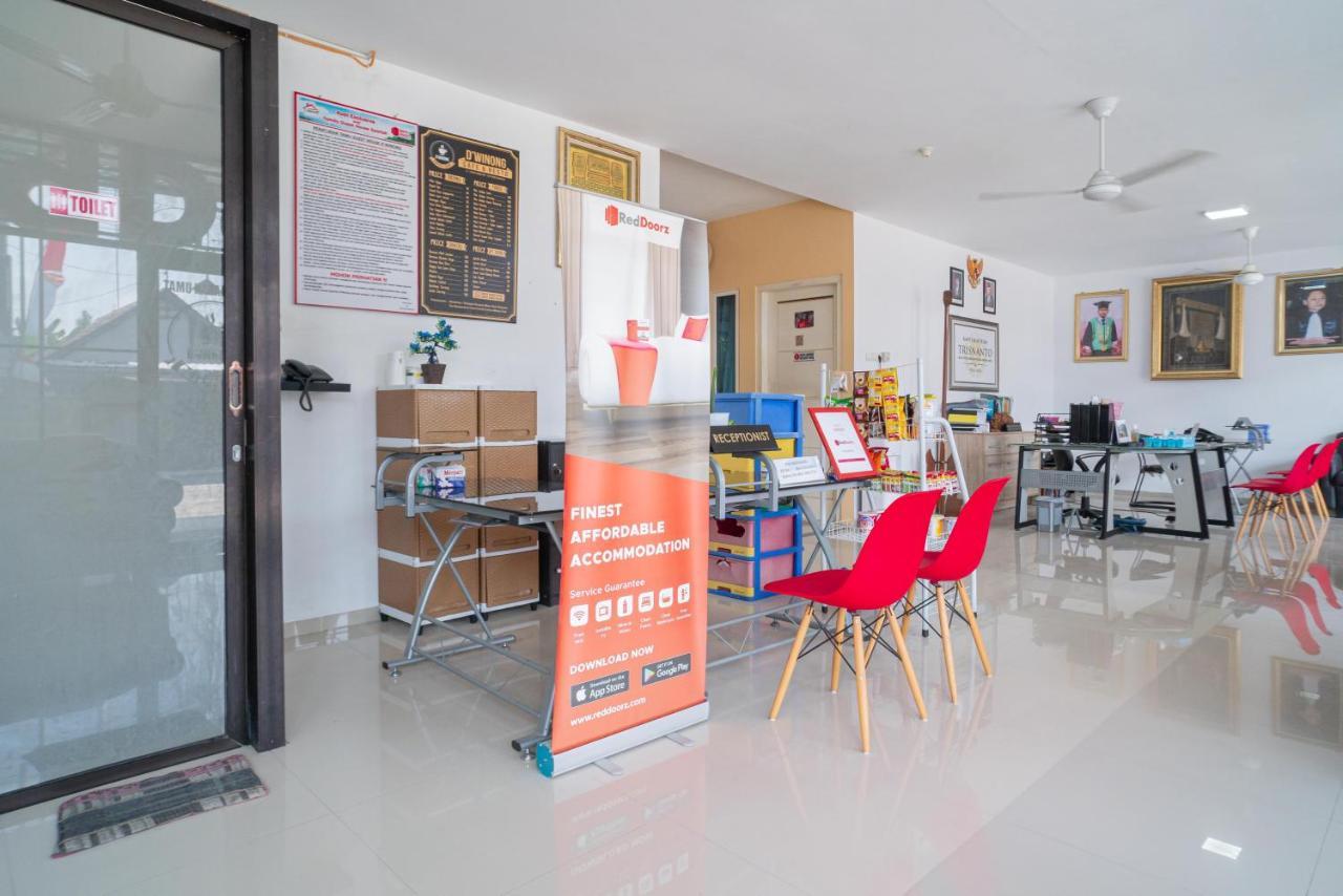 فندق Reddoorz Syariah At Winong Nganjuk المظهر الخارجي الصورة