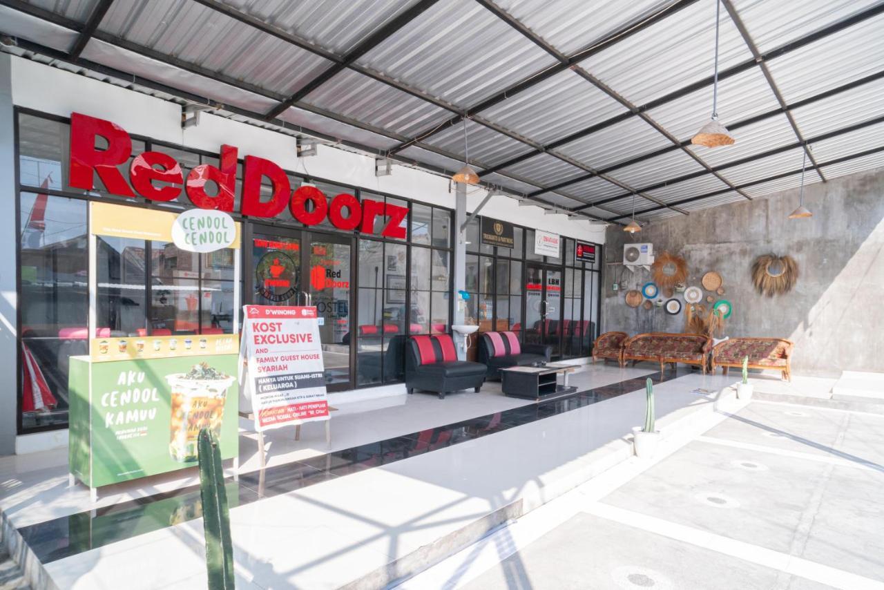 فندق Reddoorz Syariah At Winong Nganjuk المظهر الخارجي الصورة