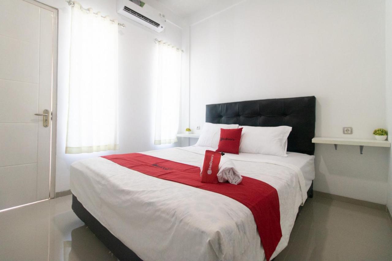 فندق Reddoorz Syariah At Winong Nganjuk المظهر الخارجي الصورة