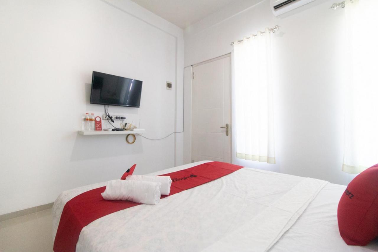 فندق Reddoorz Syariah At Winong Nganjuk المظهر الخارجي الصورة