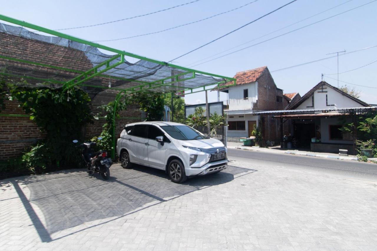 فندق Reddoorz Syariah At Winong Nganjuk المظهر الخارجي الصورة