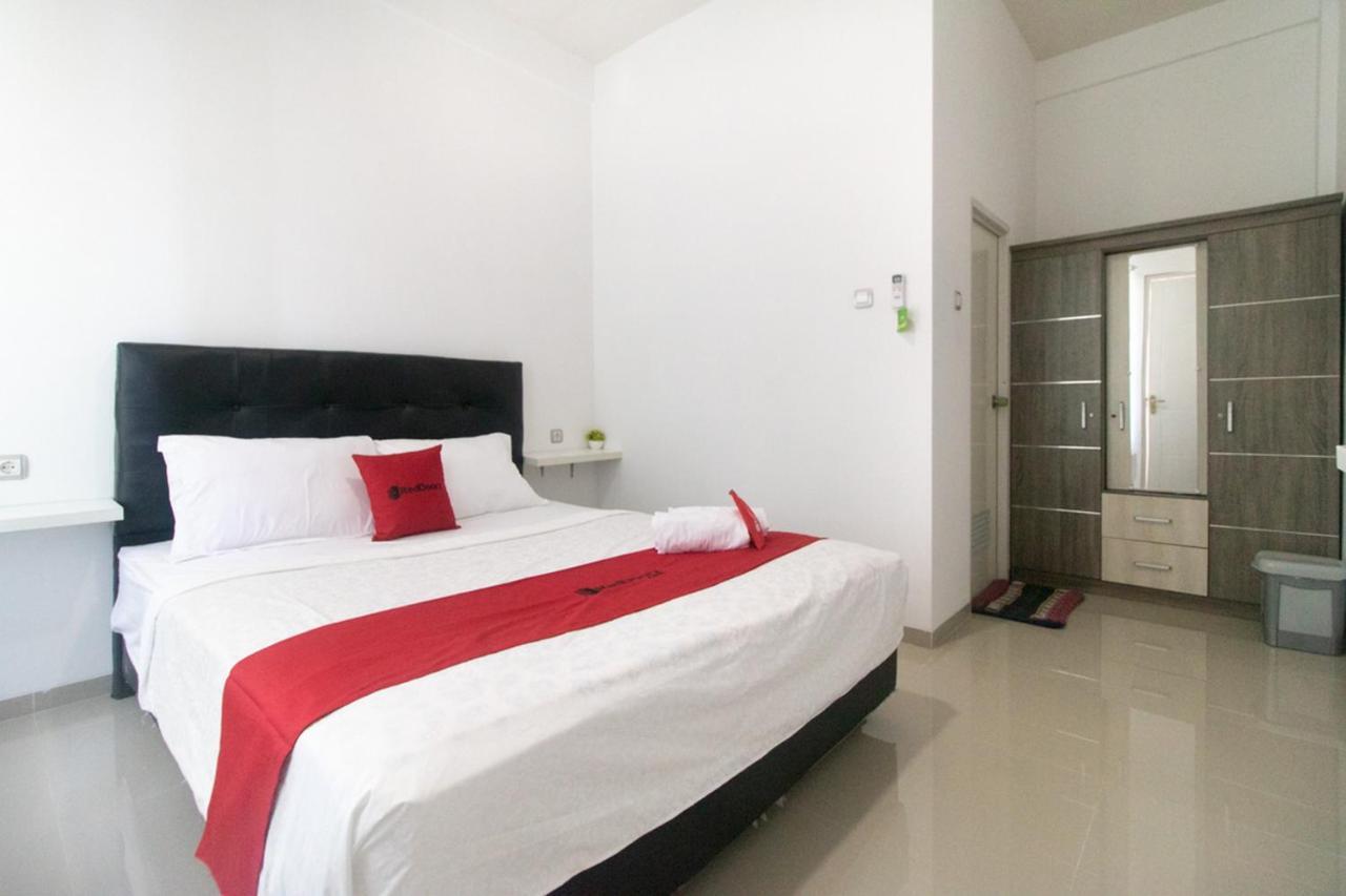 فندق Reddoorz Syariah At Winong Nganjuk المظهر الخارجي الصورة