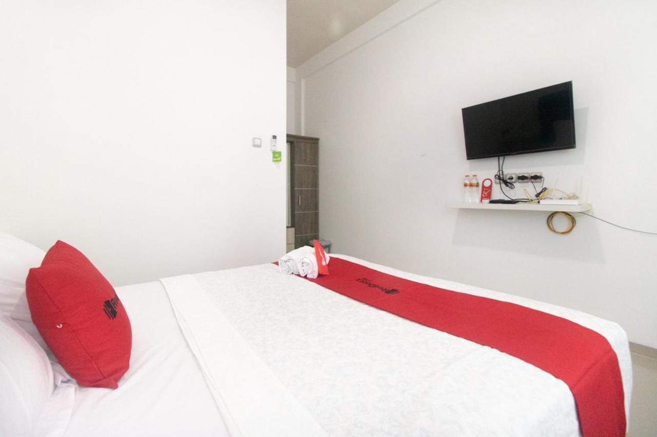 فندق Reddoorz Syariah At Winong Nganjuk المظهر الخارجي الصورة